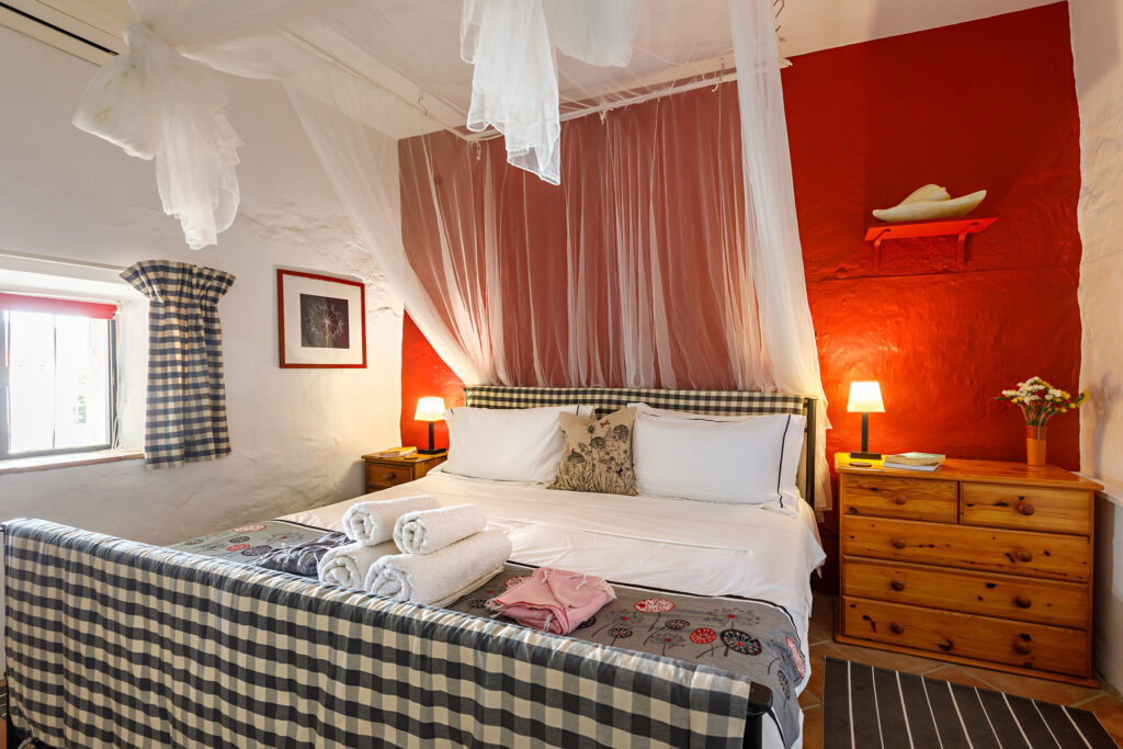 Bedroom with screen large, Casa Verde, Andalucia